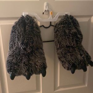 Men’s Paw Slippers